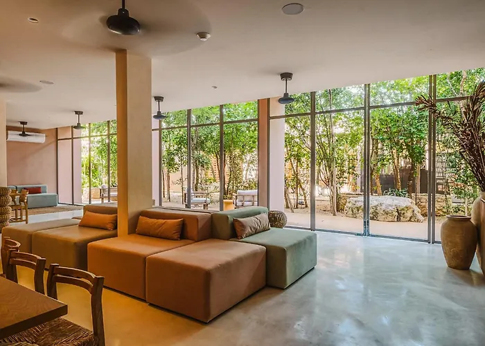Divine 2br W Pool Gym Yoga Classes Restaurant *